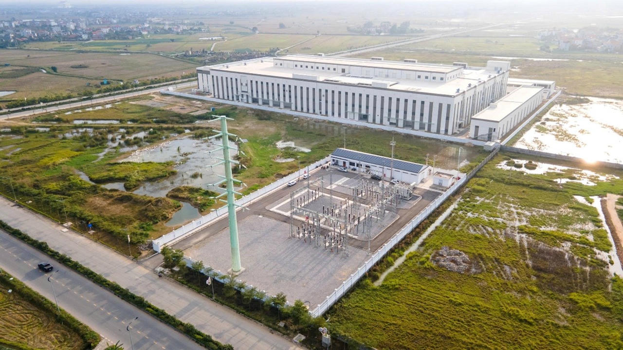 Trạm biến áp 110kV Vạn Ninh và nhà máy Glory Faith - Kingboard Group đầu tư tại KCN nhìn từ trên cao.
